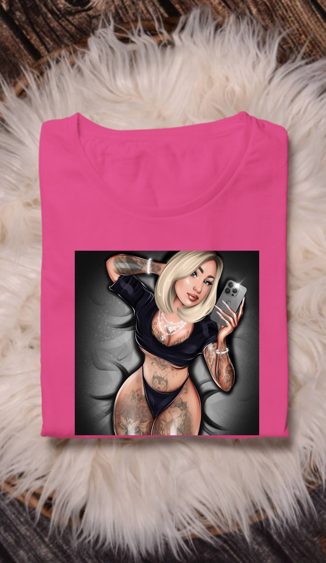🫧QŪ€€Ń🫧 Selfie tee